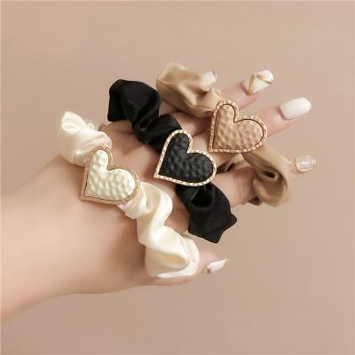 China Fashion High Quality Eco-friendly / Fancy Silk And Heart Shape Plastic Hair Accessories Hair Srunchie For Girls for sale