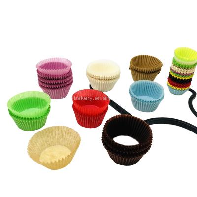 China 2021 Cutlet Hot Sale Disposable Non Stick Heat Resist Cheap Red 100pcs Recycled Customized Cupcake Liners for sale