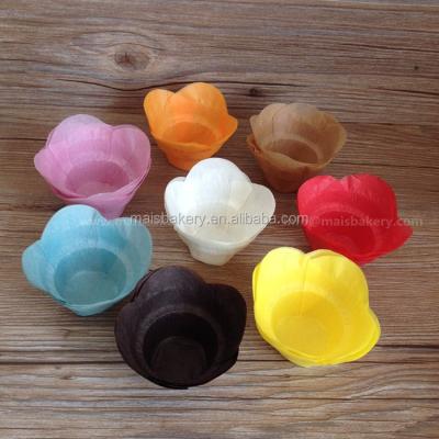 China Solid Color Disposable Flower Making Base 33mm Lotus Baking Medium Cups For Cake for sale