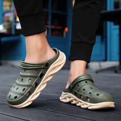 China Massage Slippers Hot Selling Sandals Sport Latest WholesaleLightweight Mens Garden Male Shoes Casual Eva Clogs for sale