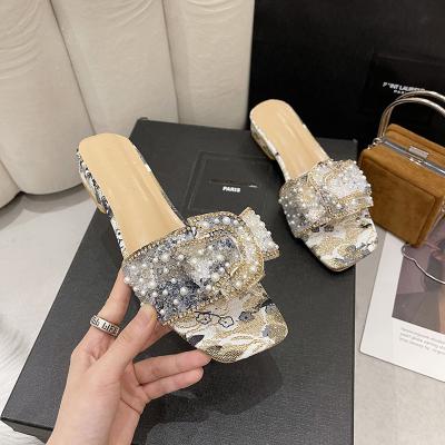 China Fashion trend thick heel sandals and slippers flat bottom loafers ladies love crysta rhinestone toe plus size slippers women luxury shoes for sale