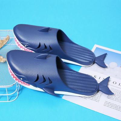 China 2022 Summer Fashion Hot Sale Beach Sandals Wholesale Fashion Shark Slide Non- Home Slippers For Men for sale