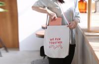 Chine Le tissu de coton blanc promotionnel à la mode a manipulé le sac à provisions, poche promotionnelle faite sur commande réutilisable de nourriture de toile de coton d'Eco à vendre