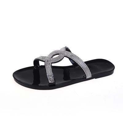 China Lightweight Hot Selling Women Sandals Slippers Women Using Fashionable Rhinestone Sandals New Summer Beach Flat Slippers for sale