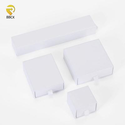 China Luxury Environmentally Friendly Recyclable Materials Cardboard Paper Bracelet Necklace White Jewelry Boxes Packaging With Custom Logo for sale