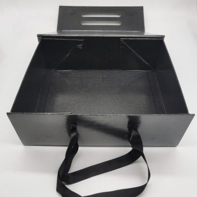 China Recyclable Materials Environmental Friendly Black Color Craft Cake Box Custom Printing Logo With Handle Wedding Box Packaging for sale