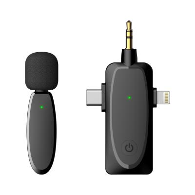 China 3.5mm Jack Realtime Monitor On Receiver Microphone Studio Singing 2.4ghz Lavalier Universal Wireless Microphone Lapel Laptop Microphones For Sports Live Stream for sale