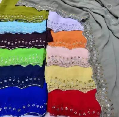 China Newest Bubble Chiffon Shawl Scarf Ready Current Muslim Hijab Supplier With Rhinestone Chiffon Hijab for sale