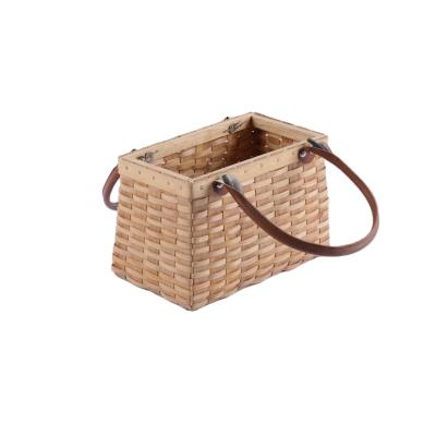 China NEW Fashion Handcrafted Vacation Wooden Beach Women's Handbag Solid Straw Bag Hollow Out Women Bags for sale