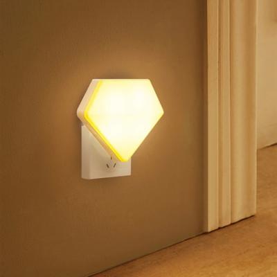 China Modern low moq energy saving night light custom remote control plug in lights/rechargeable led night light small plug in wall for sale