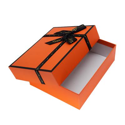 China Recycled Materials Custom Gift Boxes With Lids Square Gift Box With Lid And Ribbon Flower Gift Box With Lid for sale