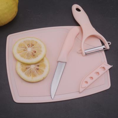 China Sustainable 3Pcs Set Kitchen Uses Multicolor Stainless Steel Fruit Peeler Knife With Cutting Board for sale