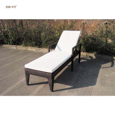 China Modern Wicker All Weather Orange Rattan Outdoor Daybeds Whole Sale With Cushion for sale