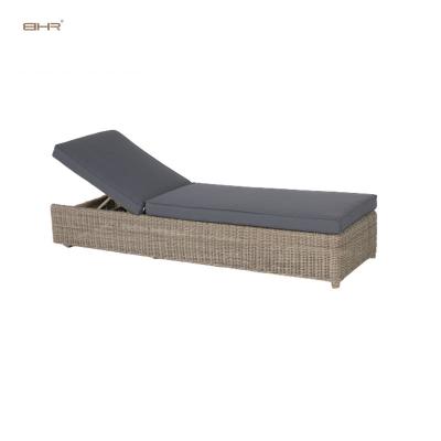 China Modern Comfortable Rattan Garden Furniture Large Luxury Hanging Day Bed Sofa for sale