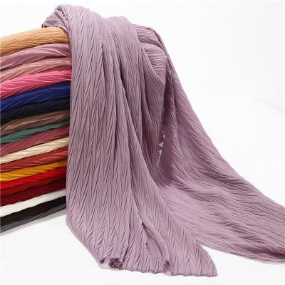 China Popular Muslim Women's Amazon Hijab Plain Fold Bubble Chiffon Elegant Hijab Shawl Wholesale Muslim Scarf for sale