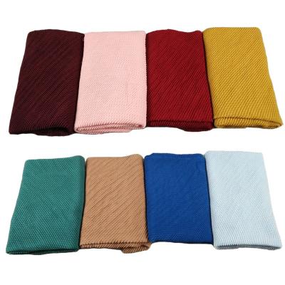 China Hot Fashion Crease Cotton Viscose Scarf Women Wrinkle Hijab Muslim Viscose Headwear Wraps Wholesale for sale