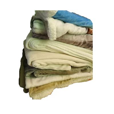 China PORTABLE 100% Soft Warm Knitted Printed Sherpa Textile Wholesale Flannel Polyester Throw Blanket for sale