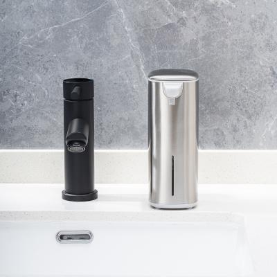 China Moderne badkamer Touch-free oplaadbare sensor Vloeibare schuim zeeppomp dispenser met automatische dispenser Te koop