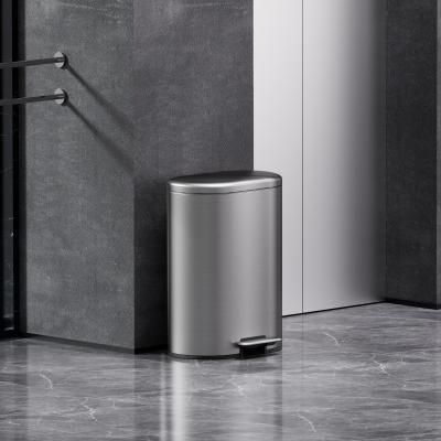 Cina Rectangular Soft Close Pedal Bin con funzione ANTI-FINGERPRINT e Materiale in acciaio inossidabile durevole in vendita