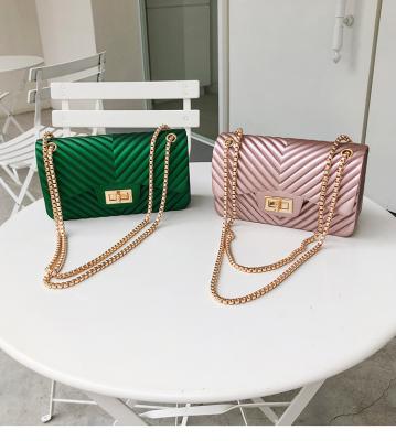 China New Fashion Matte Frosted Jelly Bag Trend Small V-Chain One Shoulder Messenger Bag Mini PVC Women's Jelly Bag for sale