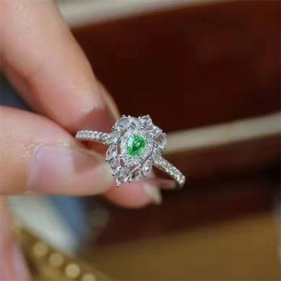 China Custom Green Pure Gold Ring Women Rings Jewelry Diamond Ring 9k 10k 14k 18K Gemstone Trendy CLASSIC Real for sale