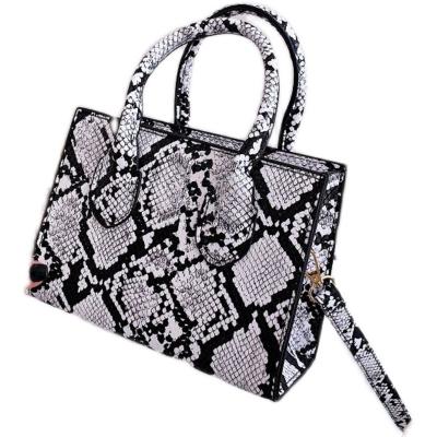 China High Quality Snake Print Ladies Shoulder Cross - Body Purses And Handbags 2021 Women Mini Hand Bags Serpentine Luxury Handbags For Women Bolsas for sale