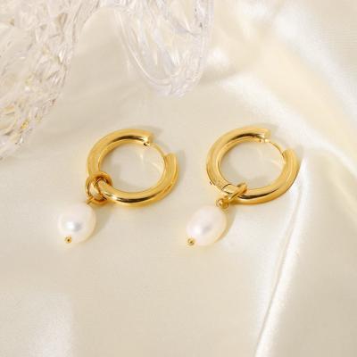 China New Trendy Trendy 18k Gold Plated Stainless Steel Hoop Earrings Jewelry Freshwater Pearl Drops Huggie Earrings For Women for sale