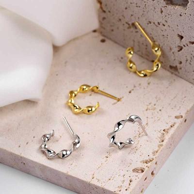 China Wholesale CLASSIC 925 Sterling Silver Jewelry Stud Earrings For Women Wearing Daily Life for sale