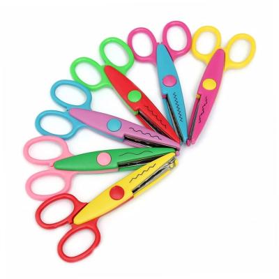 China Soft Grip Stainless Steel Safe Kids Craft Scissors Wavy Edge Cut Zigzag school supplies for students Paper Cut Silhouette Art Scissors Set for sale