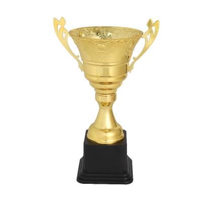 China Professional Custom Sports Color Supplier Trophies Wholesale Europe China Metal Trophy Cup for sale