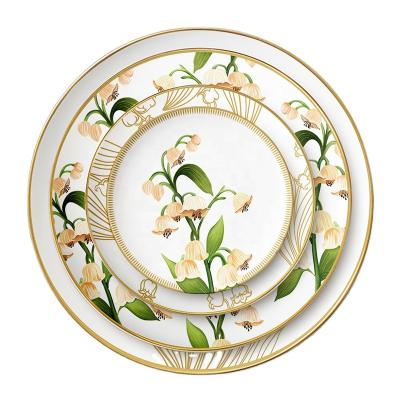 China Sustainable Wedding Rent Company Commercial Spring Green Gold Rim Dishes Bone China Dinnerware Set Wholesale for sale