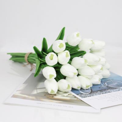 China Wedding Celebration 22 Pcs Flowers High Quality Decorative Gift To Girlfriend Tulips Artificial Flowers Wedding Bouquets Tulip Centerpiece Home for sale