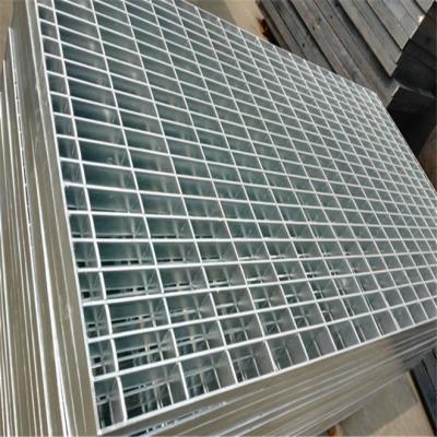 China ASTM A36 Expanded Metal Stair Treads Galvanized Mesh Flooring For Building for sale