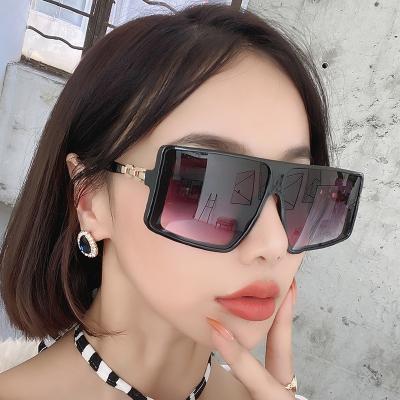 China Fashion Sunglasses Shape Sunglasses Flat Surface Fashion Brand Oversized Sunglasses Luxury Square Sun Glass Sunglasses for sale