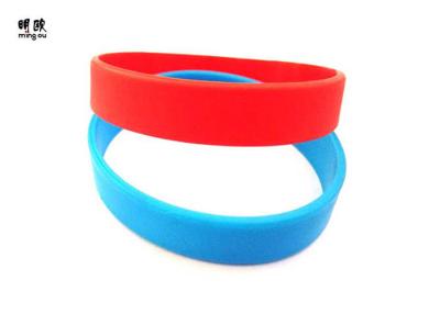 China Cool Small Blank Rubber Bracelet , Silk Printing Logo Blank Silicone Wristbands for sale