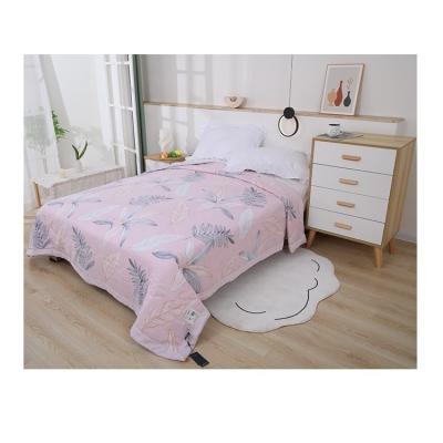 China Factory Supply Anti-Static Comforter Cover Set Cooling Comforter Leaves Printing Bed Cover Set Comforter For Gift Hemming Edge Set for sale