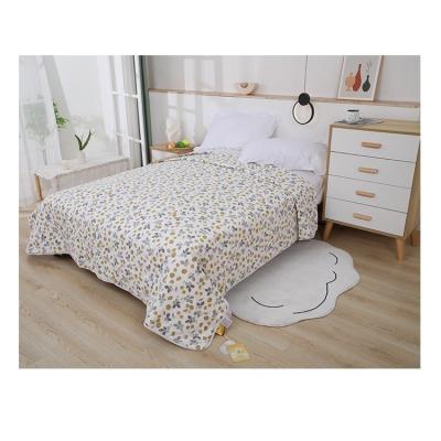 China Quality Assurance Natural Fiber Anti-Static Comforter Bedding Set Fashion Home Decor Bedding Sheet Quilted Floral Comforter Cover for sale