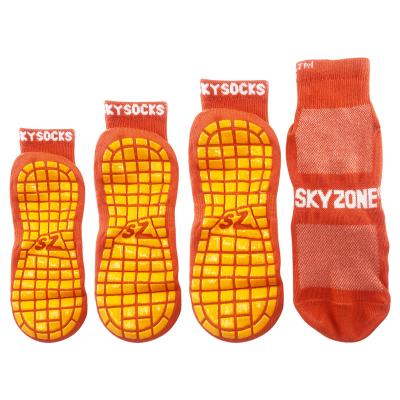 China Wholesale Custom Indoor Anti Slip Bulk Grip Trampoline Park Jump Socks Anti Skid For Kids Sky Zone Bounce for sale