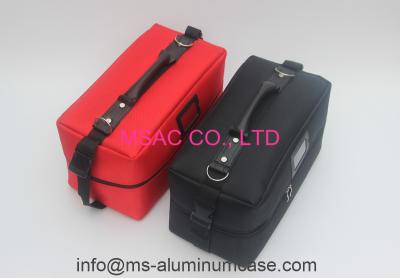 China Bolso profesional cosmético del estuche de viaje de la cremallera, rojo y negro del viaje del maquillaje en venta