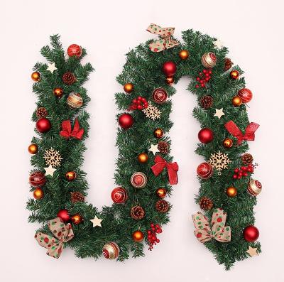 China Chirstmas Decor 270cm Wreath Christmas with Wholesale Red Christmas Wreath Berries and Pine Garland Snowflake Christmas Ball Ornaments for sale