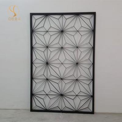 China Easily Assembled Iron Mesh Flower Stand Outdoor Courtyard Restaurant Metal Partition Screen Wall for sale