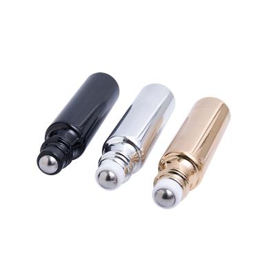 China Wholesale Cosmetic Wholesale Gold Metals 5ml 10ml Silver Glass Round Perfume Essential Oil Glass Roll On Bottle for sale