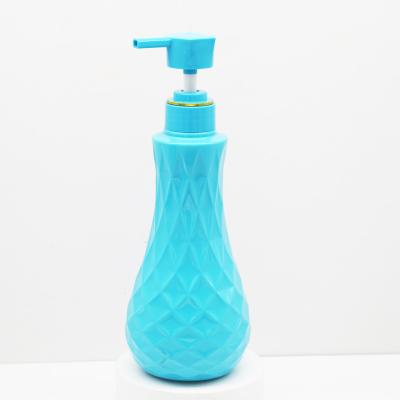 China 500ml Plastic Refillable PET Body Shampoo Conditioner Wash Bottle Eco-friendly Shape With Lotion Pump For Cosmetic for sale