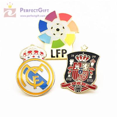 China Custom Europe metal fabrication soccer club lapel pin badges for match for sale