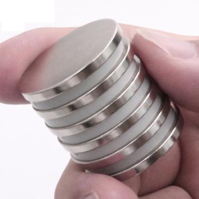 China Industrial Strong Magnet 6mm x3mm Disc Connection NdFeB Magnets for sale