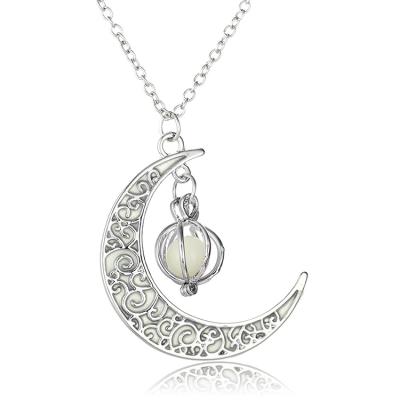 China Hot Sale Trendy Moon Luminous Luminous Pendant Necklace Luminous Necklace Accessories For Women Men for sale