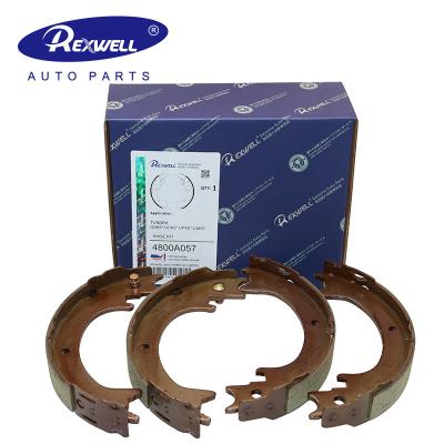 Chine Système de freinage automobile Pièces détachées en fibre de carbone en céramique à tambour arrière Souliers de freinage 4800A057 pour MITSUBISHI PAJERO L200 V97/V98 à vendre