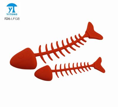 China Viable Dog Chew Toy Pets Fish Shape Toys Best Selling Silicone Fish Dog Bone Toy for sale