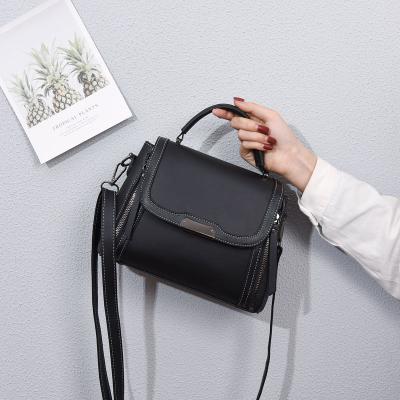 China Daily Life Bag Women's Bag Fashion Soft Handbag Simple Shoulder Bag Small Square Bag for sale