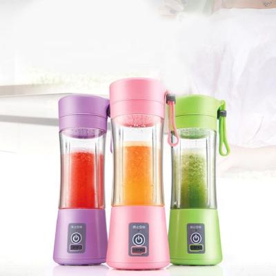 China Car Mini Portable Juicer Smoothie USB Rechargeable Blender Fruit Blender 380Ml for sale